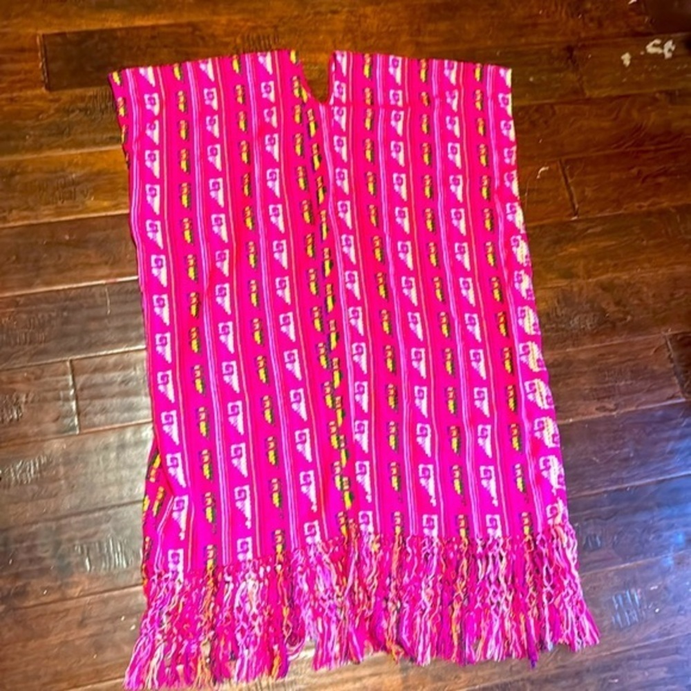 Mexican shawl bright pink geometric pattern loom spun multipurpose piece fringe